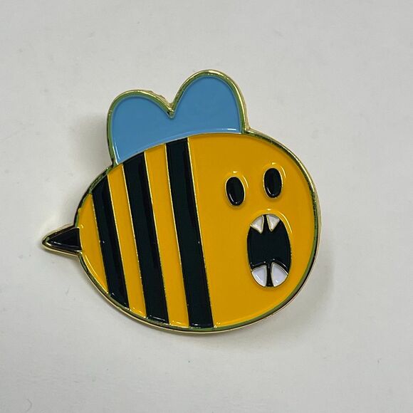 Latched Mama Pins lot of 2, Boo Bees and Heart - Picture 2 of 9